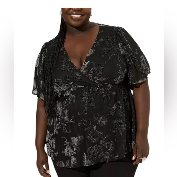 TORRID Peplum Velvet Burnout Surplice Short Sleeve Top Size 2X - Picture 1 of 7